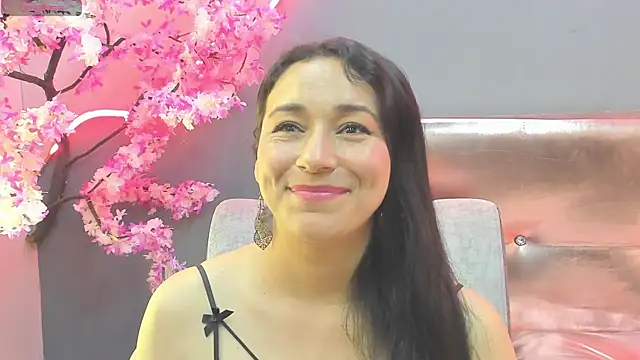 Elizabeth bennett online show from July 14, 2:05 am
