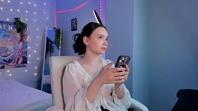 Elvienne online show from June 6, 3:11 am