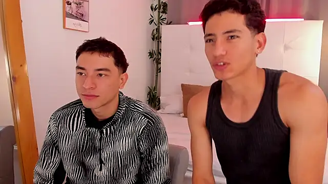 Alejo-and-Thiago online show from June 10, 12:26 pm