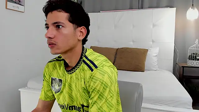 Alejo-and-Thiago online show from June 22, 12:24 pm