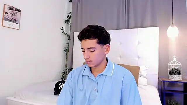 Alejo-and-Thiago online show from June 27, 12:33 pm
