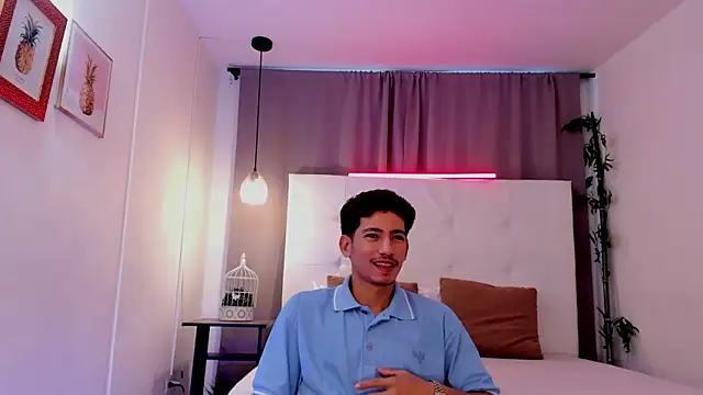 Alejo-and-Thiago online show from July 25, 12:14 pm