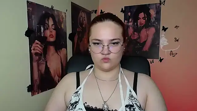 Snapshot of RinaRiii chatting on July 18, 6:12 pm RinaRiii online show from July 18, 6:12 pm