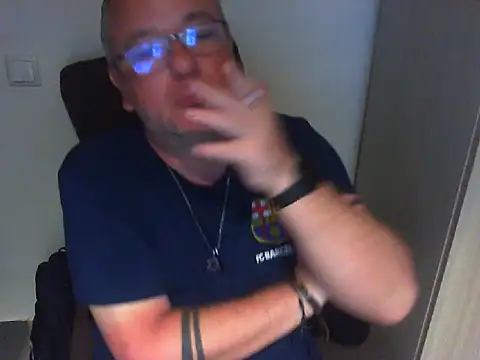 Snapshot of GeorgeCarlo chatting on May 8, 5:40 pm GeorgeCarlo online show from May 8, 5:40 pm