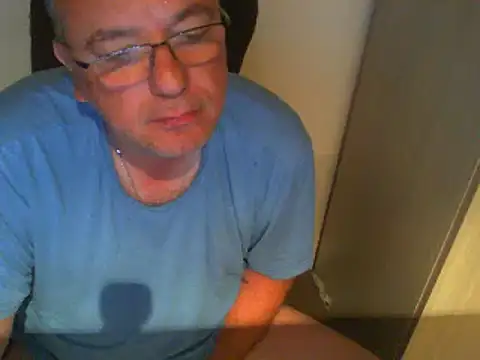 Snapshot of GeorgeCarlo chatting on May 18, 6:03 pm GeorgeCarlo online show from May 18, 6:03 pm