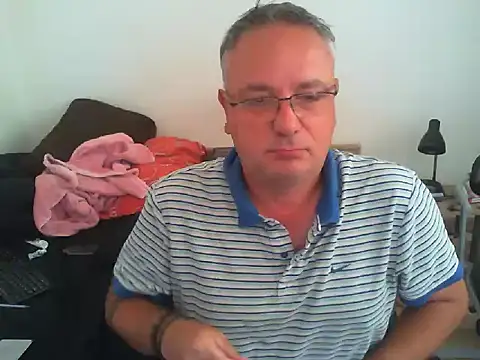 Snapshot of GeorgeCarlo chatting on June 7, 5:44 am GeorgeCarlo online show from June 7, 5:44 am