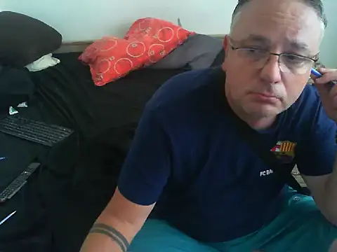 Snapshot of GeorgeCarlo chatting on June 8, 10:26 am GeorgeCarlo online show from June 8, 10:26 am