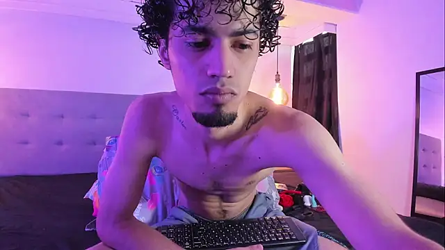 MichaelEvanss  online show from May 18, 1:17 pm