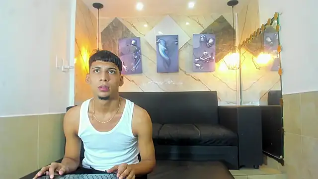 Snapshot of Yeff_26 chatting on July 29, 12:36 pm Yeff 26 online show from July 29, 12:36 pm
