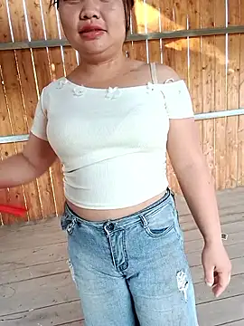 Lily Henry online show from May 25, 11:33 pm