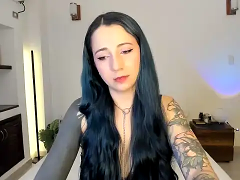Snapshot of EvangelineLoveee chatting on July 15, 8:47 pm EvangelineLoveee online show from July 15, 8:47 pm