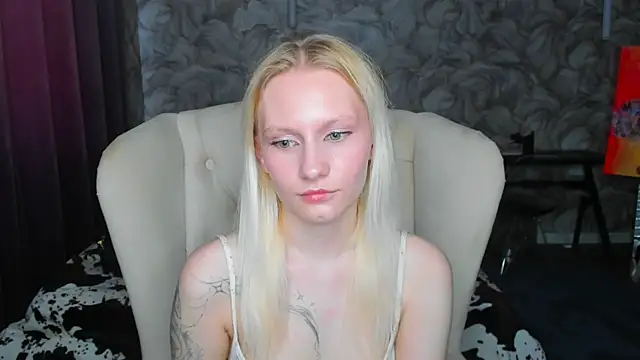Elizabeth Adams online show from May 2, 5:12 am