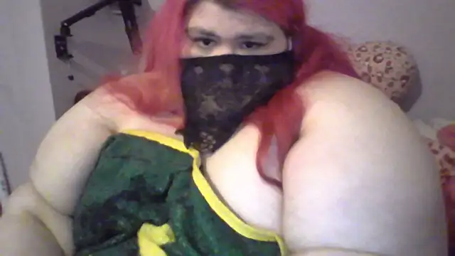 Snapshot of Lady_KitsuneBIG chatting on May 13, 7:22 pm Lady KitsuneBIG online show from May 13, 7:22 pm