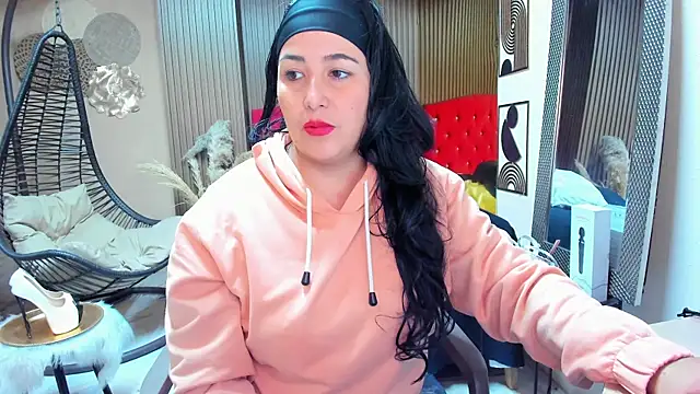 BBWLuxuryMuse online show from July 25, 12:14 pm