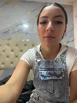 Julieth ec online show from July 8, 12:20 pm