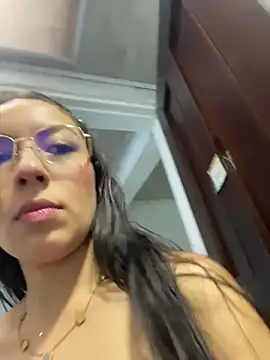 Julieth ec online show from July 9, 1:04 pm