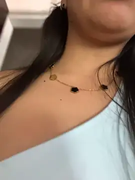 Julieth ec online show from August 3, 12:32 pm