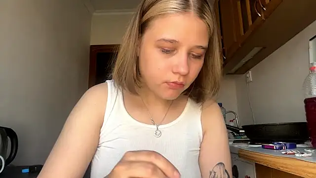 HildeConery online show from May 26, 12:23 pm