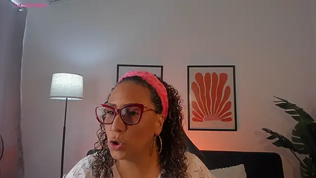 Eva-Millss online show from May 14, 8:04 pm
