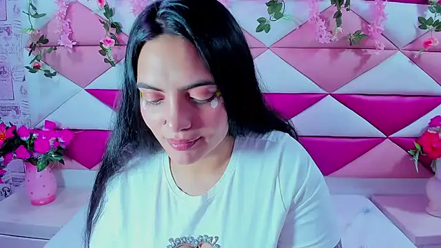 Isabella Mora  online show from May 16, 3:03 am