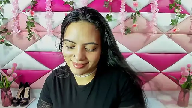 Isabella Mora  online show from June 6, 3:33 am