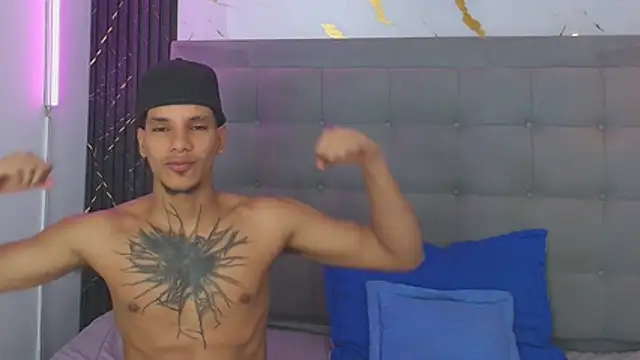 kai storm77 online show from June 28, 3:23 am