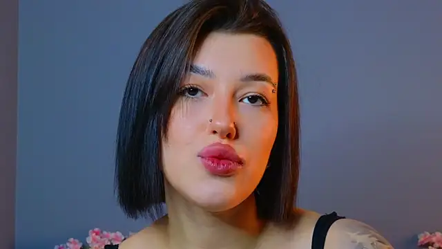 ScarlettYohann online show from May 7, 4:01 pm