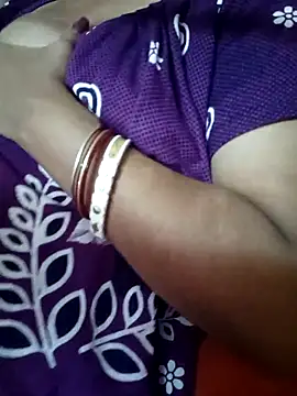 minadixit17 online show from May 24, 5:07 pm
