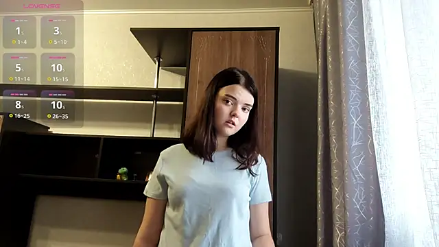 RebelDesiree online show from July 28, 11:05 am