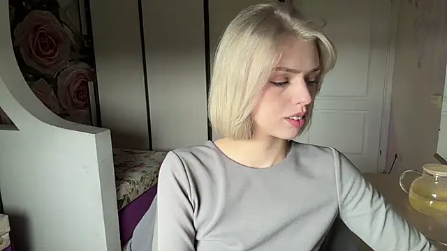 ScarlettRosy online show from June 6, 4:39 am