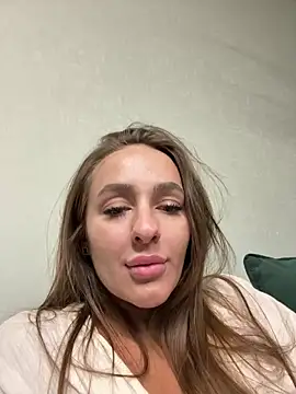 leonmessi3 online show from June 4, 4:24 pm