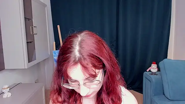 ElaNaecker online show from May 18, 7:09 pm