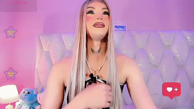 Snapshot of Lexxy_Mattell chatting on June 8, 5:41 am Lexxy Mattell online show from June 8, 5:41 am