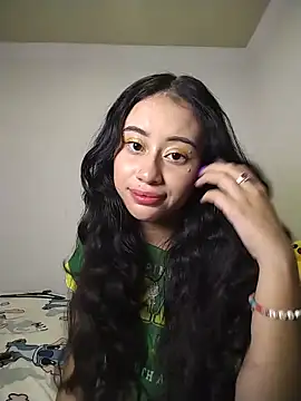 Snapshot of L0lita_Emi12 chatting on May 30, 2:08 am L0lita Emi12 online show from May 30, 2:08 am