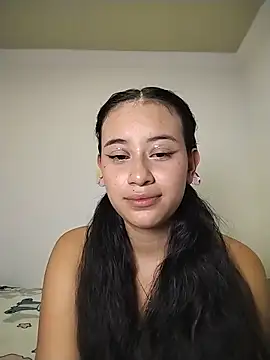Snapshot of L0lita_Emi12 chatting on June 10, 4:12 am L0lita Emi12 online show from June 10, 4:12 am