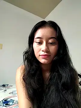 Snapshot of L0lita_Emi12 chatting on June 13, 1:42 pm L0lita Emi12 online show from June 13, 1:42 pm