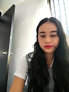 Snapshot of L0lita_Emi12 chatting on June 20, 2:31 pm L0lita Emi12 online show from June 20, 2:31 pm