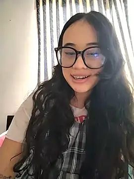 Snapshot of L0lita_Emi12 chatting on June 22, 8:50 pm L0lita Emi12 online show from June 22, 8:50 pm