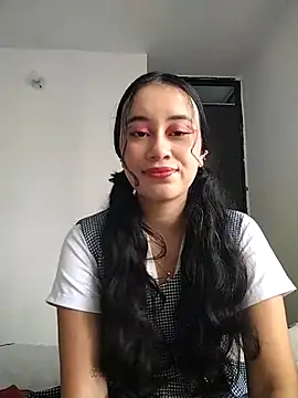 Snapshot of L0lita_Emi12 chatting on June 27, 7:19 pm L0lita Emi12 online show from June 27, 7:19 pm