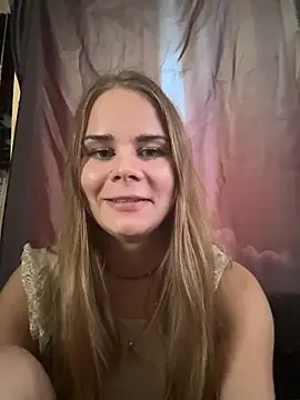 Snapshot of MaryMathews_ chatting on June 26, 1:10 am MaryMathews online show from June 26, 1:10 am