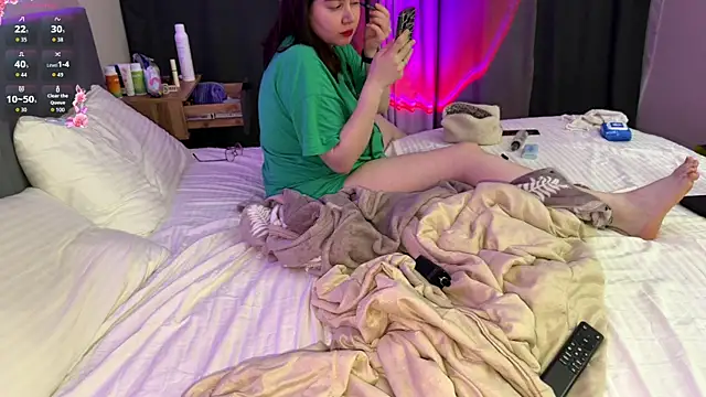 hot vampire online show from May 17, 6:26 pm