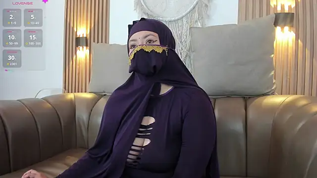 yasmin dina online show from June 6, 3:06 pm