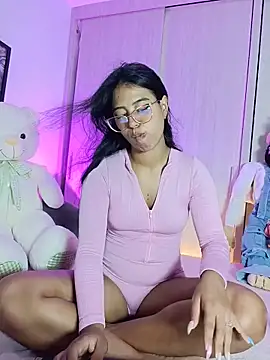 Raven stonee01 online show from May 24, 9:31 pm
