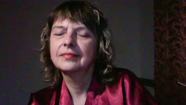 ElizabethGorden online show from May 10, 3:01 am