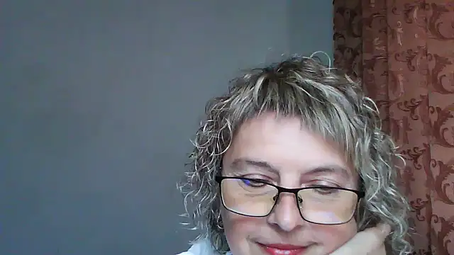 ElizabethGorden online show from June 18, 1:26 pm