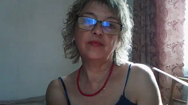 ElizabethGorden online show from July 4, 5:35 am