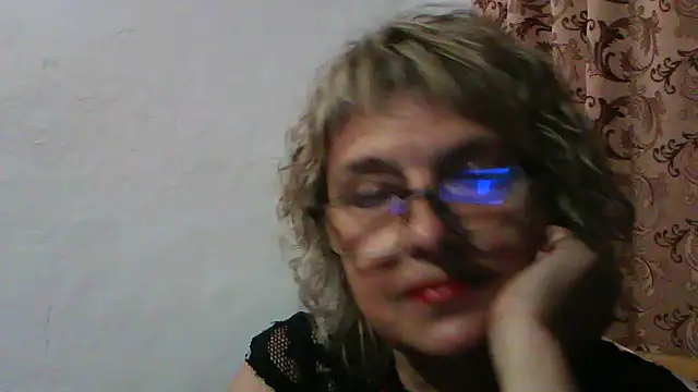 ElizabethGorden online show from July 4, 6:14 pm