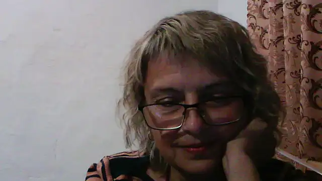 ElizabethGorden online show from July 25, 7:00 pm