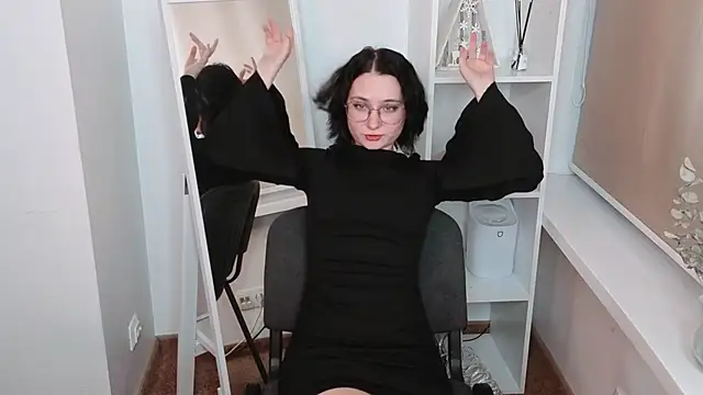 ColleenCabe online show from May 15, 4:58 pm