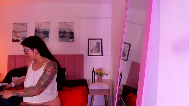 ZarayFeet online show from June 8, 6:52 pm
